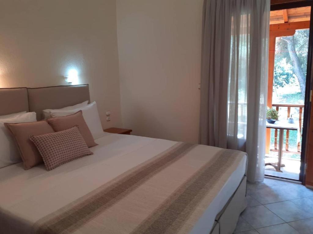 Forest Resort Suites Skiathos Troulos Zewnętrze zdjęcie